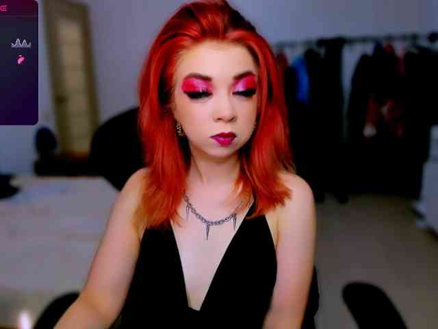 Модель: nikigoddesss