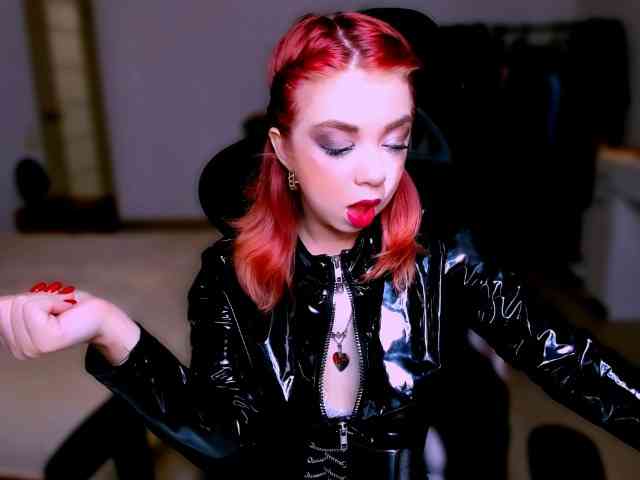 NikiGoddesss webcam