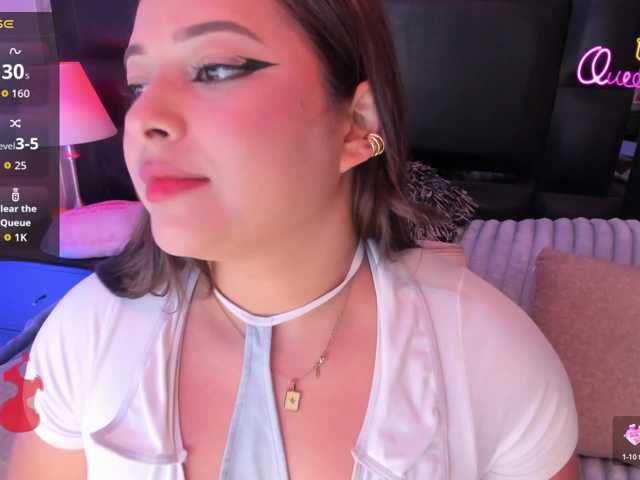 EinnyMure live cam on BongaCams