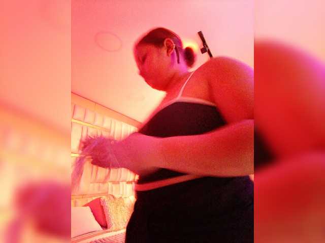EinnyMure live cam on BongaCams
