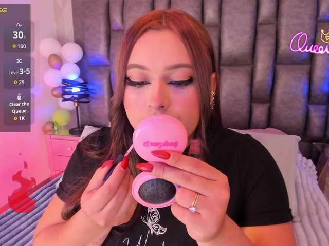 EinnyMure live webcam show