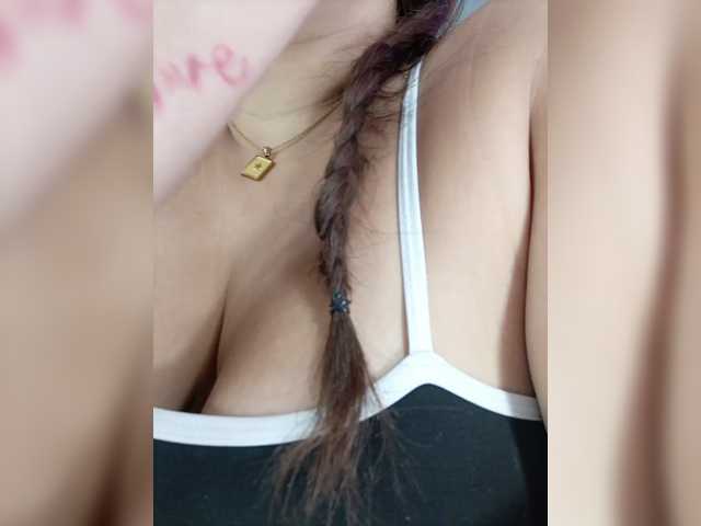 EinnyMure live cam on BongaCams