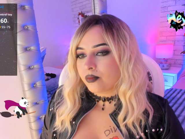 EinnyMure live cam on BongaCams