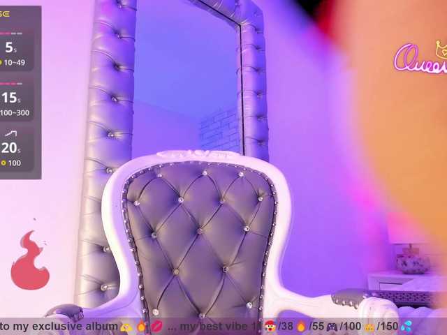 EinnyMure live cam on BongaCams