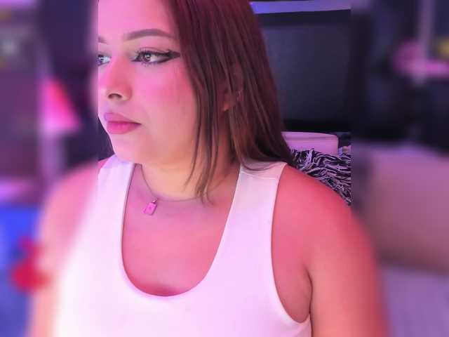 EinnyMure live cam on BongaCams