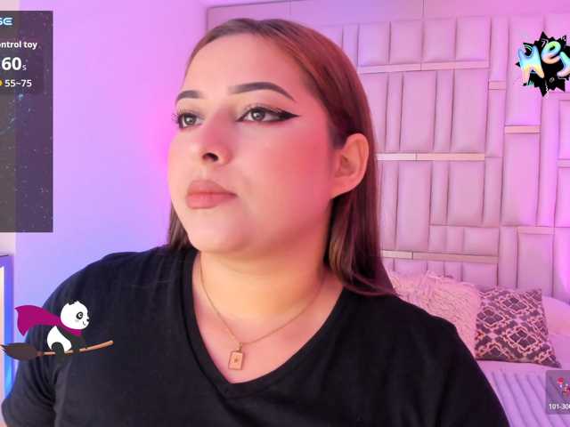 EinnyMure live cam on BongaCams