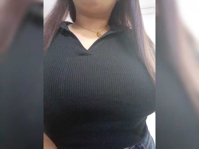 EinnyMure live cam on BongaCams