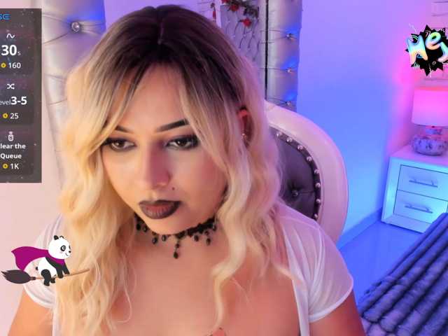 EinnyMure, en vivo ahora en BongaCams