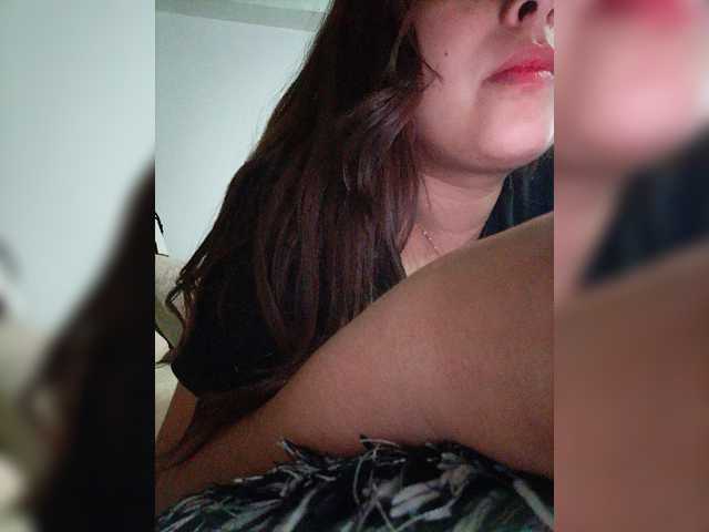 EinnyMure live cam preview