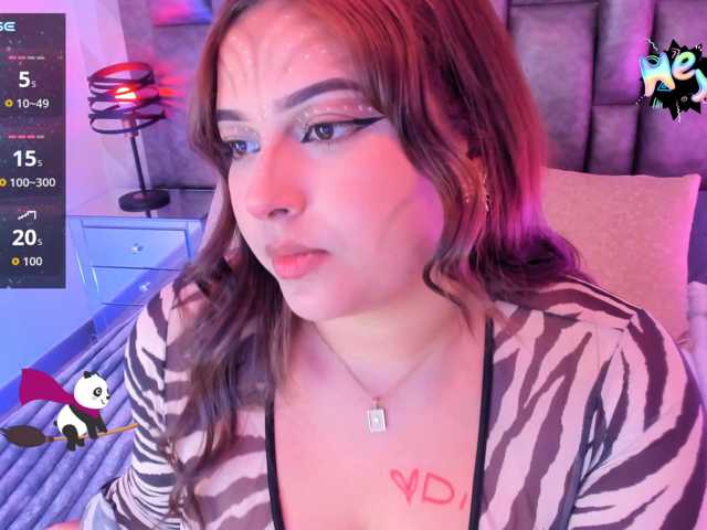 EinnyMure live cam on BongaCams