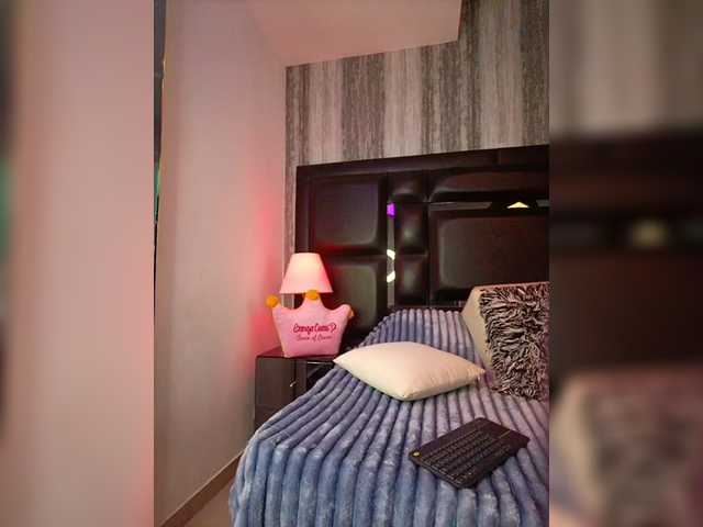 EinnyMure live cam on BongaCams