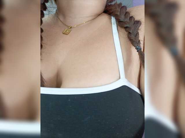 EinnyMure live cam on BongaCams