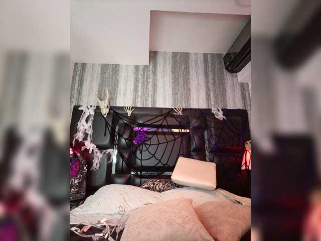 EinnyMure live cam on BongaCams
