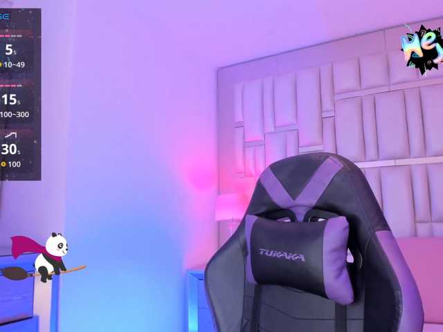 EinnyMure live cam preview
