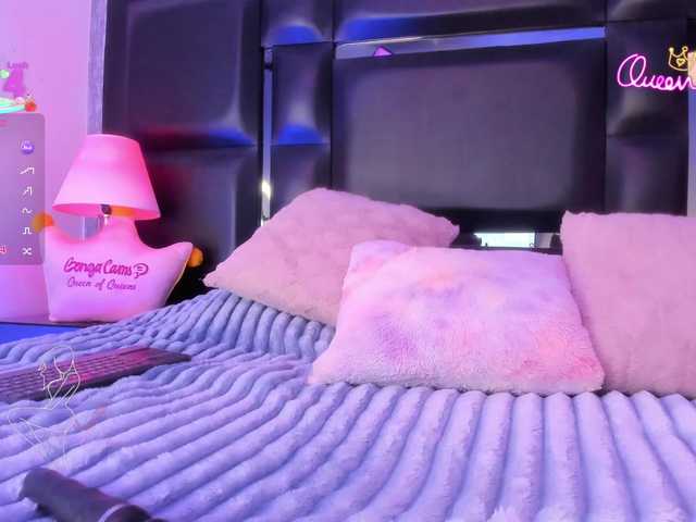 EinnyMure live cam
