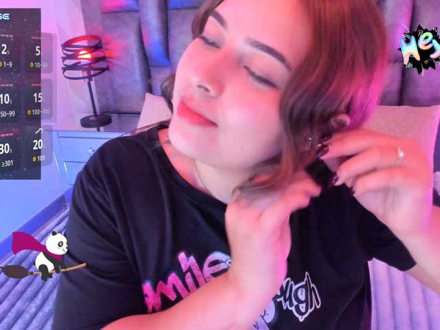 EinnyMure live cam on BongaCams