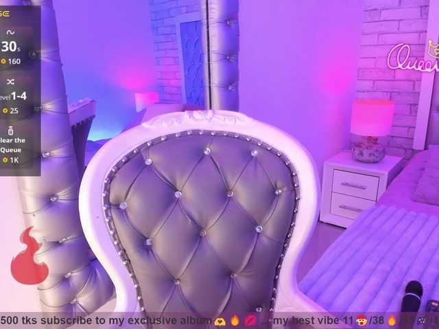 EinnyMure live webcam show