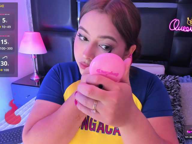 EinnyMure live cam on BongaCams