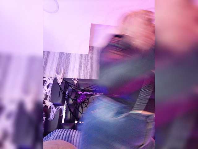 EinnyMure live cam on BongaCams