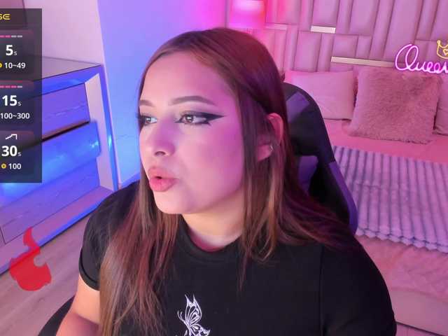 EinnyMure live cam on BongaCams