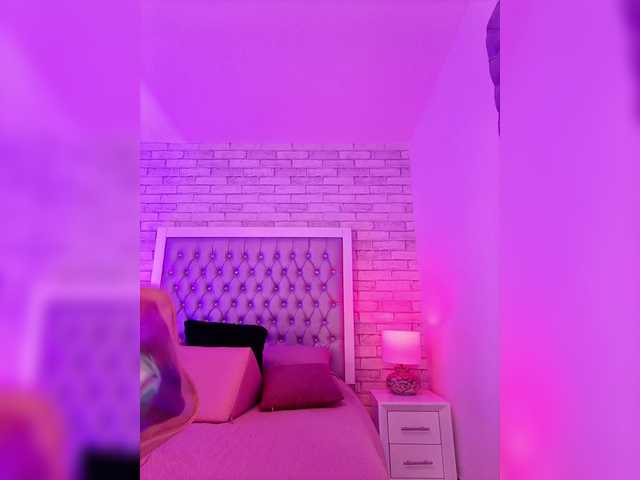 EinnyMure's BongaCams show and profile