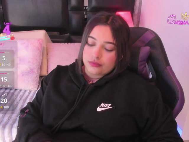 EinnyMure live cam on BongaCams
