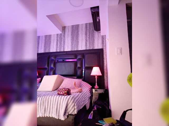 EinnyMure live cam on BongaCams