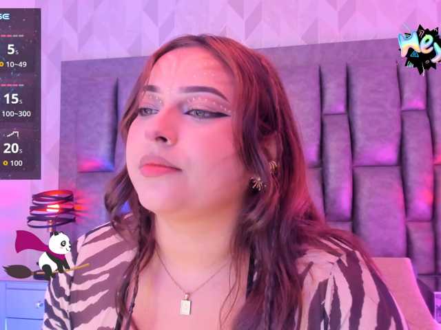 EinnyMure live cam on BongaCams