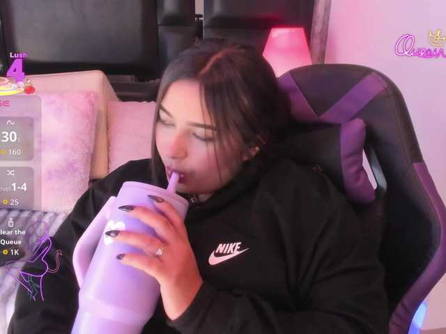 EinnyMure live cam on BongaCams