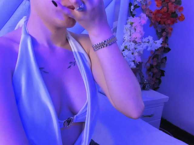 kattyqueenn live cam on BongaCams