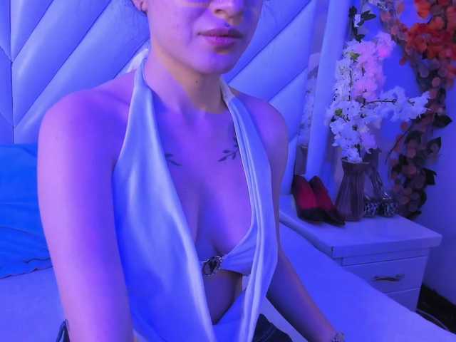 kattyqueenn webcam bongacams model stream image