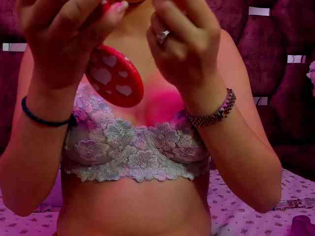 kattyqueenn webcam