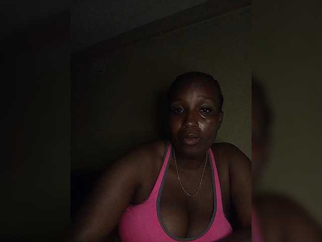 Missessy, live now on BongaCams