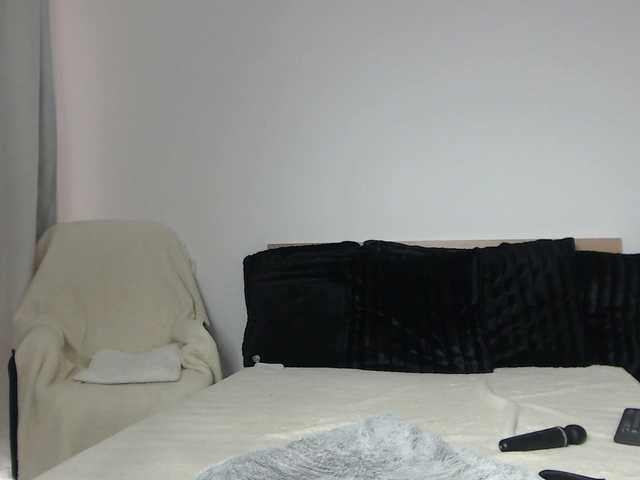 ArtLove13 live webcam show