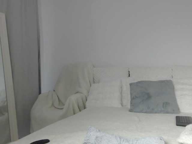 ArtLove13 live cam preview