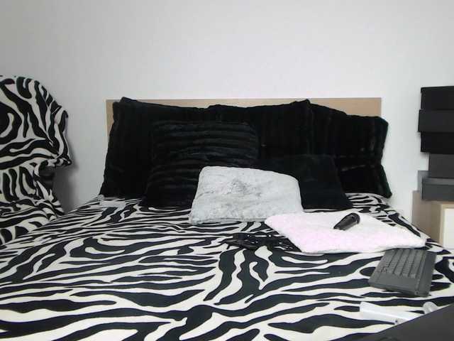 ArtLove13 live webcam show