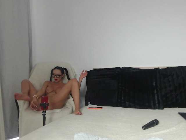 ArtLove13 live webcam show