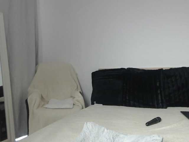 ArtLove13 live webcam show
