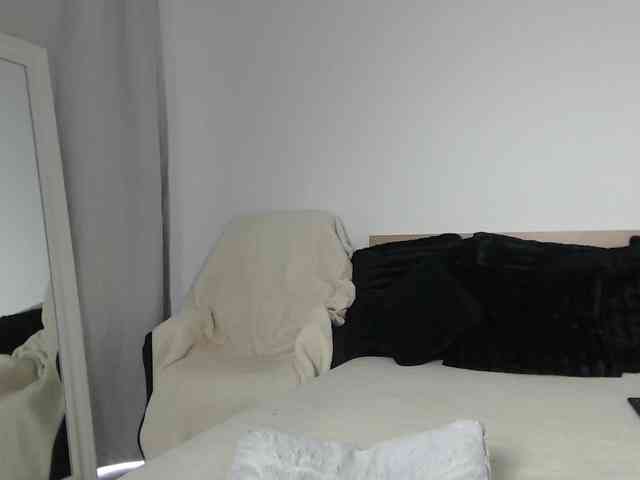 ArtLove13 webcam