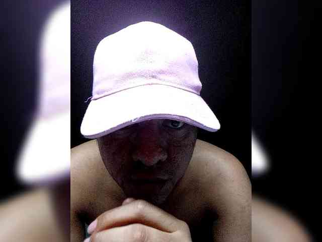 Luishairy25