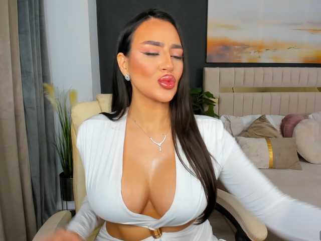 SoniaRey live cam on BongaCams