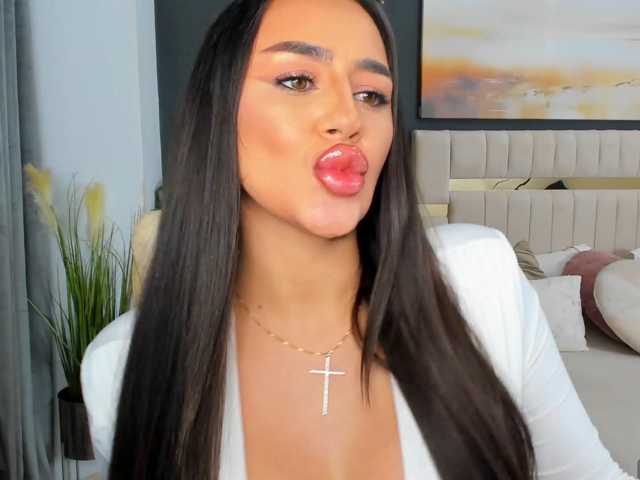 SoniaRey live cam on BongaCams