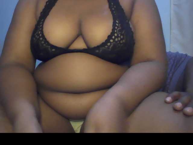 Sassyj3 live cam on BongaCams