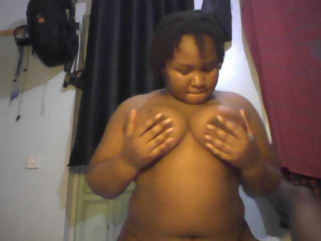 Sassyj3 live cam on BongaCams