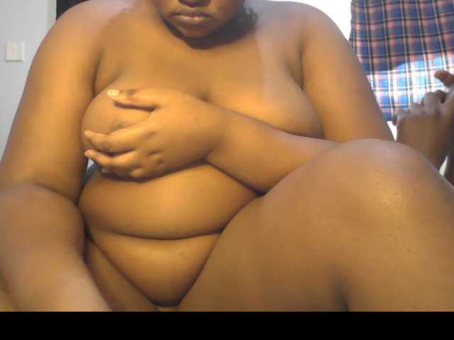 Sassyj3 live cam on BongaCams
