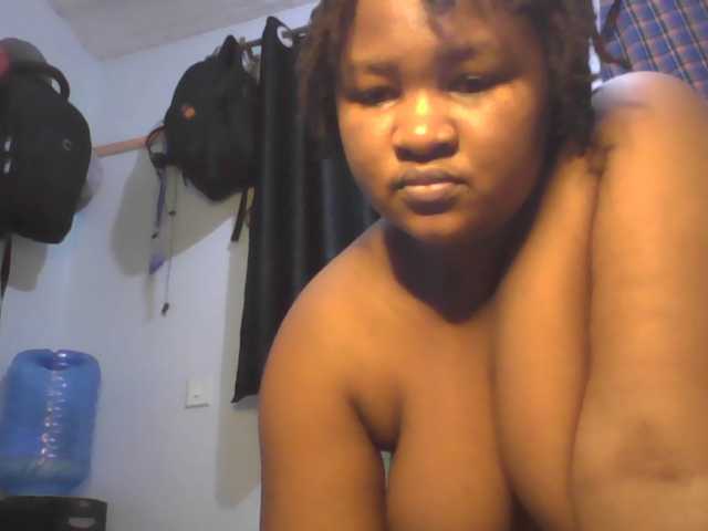 Sassyj3 live cam on BongaCams