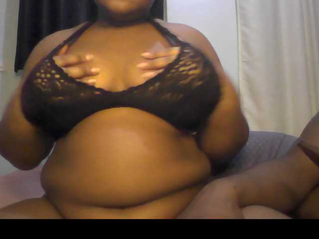 Sassyj3 live cam preview