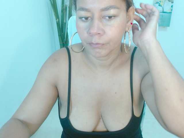 le modèle KaillyPariss est en webcam porno dans un show sur le site bongacams, il possède les tags suivants: Latino/Hispanic,Blonde,Shaved
