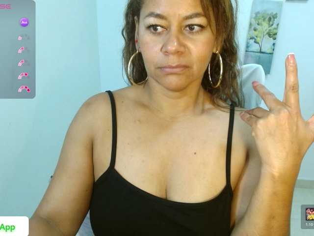 KaillyPariss live cam on BongaCams