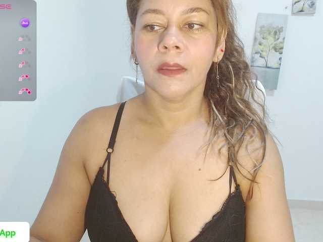 KaillyPariss live cam on BongaCams